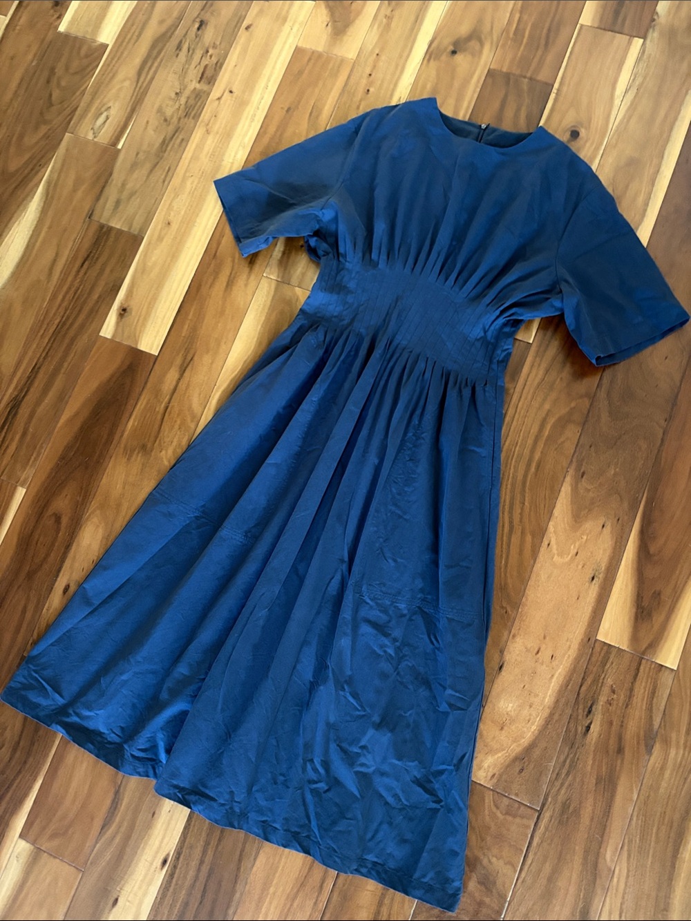 GigiO Navy Pintuck Waist Midi Dress Size Large - Picture 7 of 9